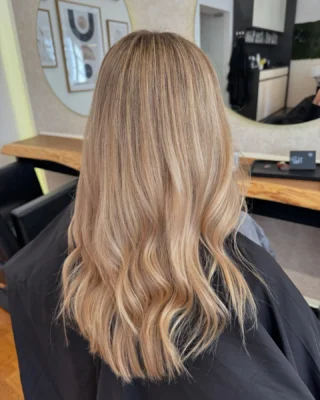 Instagram post from diefaerberei. This post is in position 8.